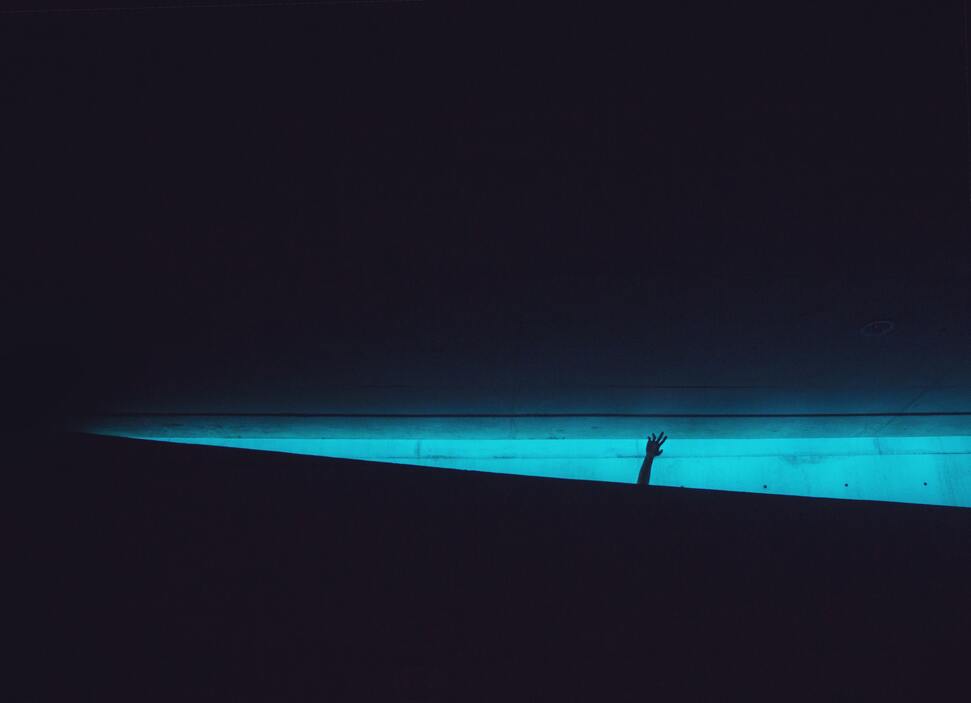 cached/dharmx_walls/unsorted/a_hand_reaching_out_to_the_sky.jpg